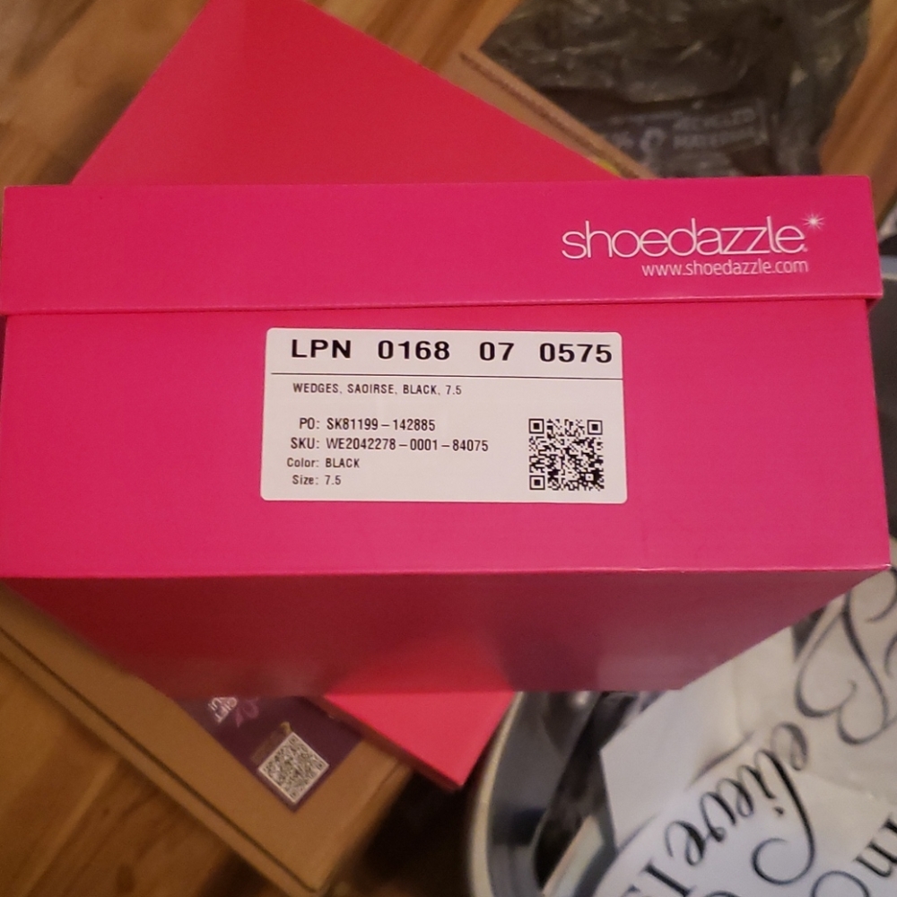 NIB Shoedazzle Black Wedge Sandles